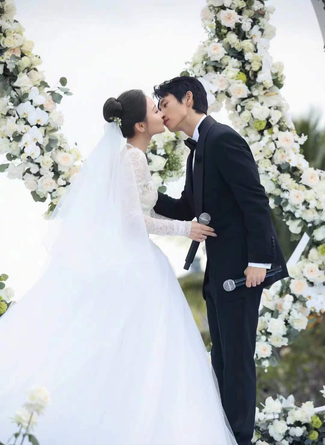 魏晨|魏晨结婚，当年的快乐男声们来了五位，王铮亮是证婚人陆虎是伴郎