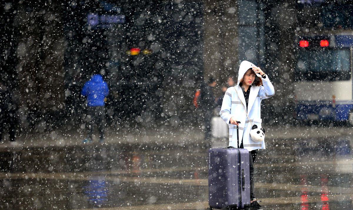 勇往直前的潇潇|11月8日全国多地迎来罕见降雪，这2个省份最幸福，中小学全部停课
