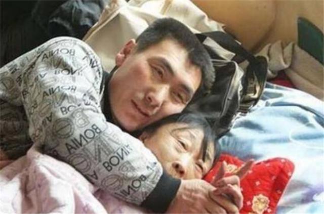 李玉成|那个为嫁给25岁小鲜肉，60岁做整容手术的老妇，如今二人过得怎样