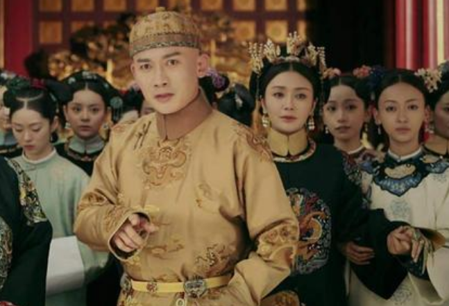 乾隆|乾隆皇帝病逝后，嘉庆皇帝如何对待乾隆的50多个妃子的？