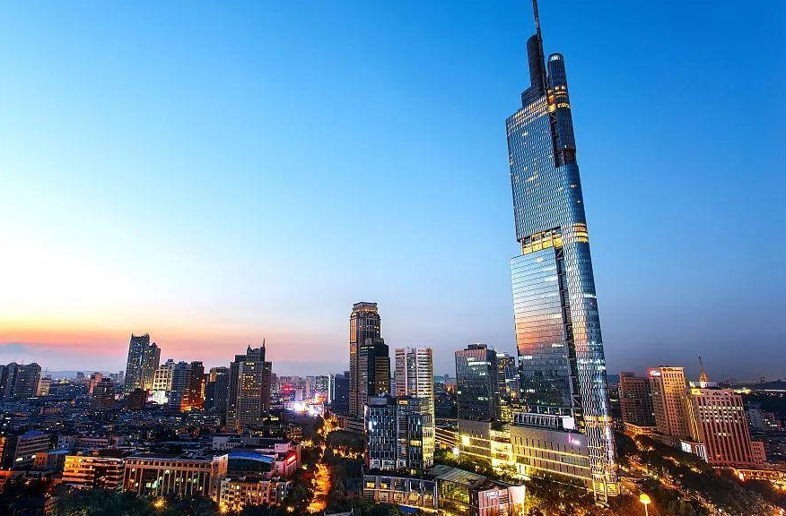 一只之旅行 全球首座由中国独立投资建设的摩天大楼，真正中国制造，就在南京