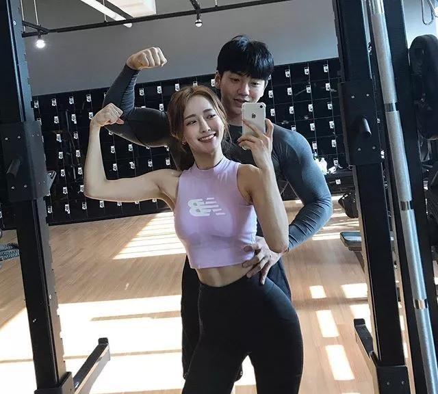 佟丽娅|韩国最美私教姜贤京：撞脸佟丽娅，面容姣好身材贼棒