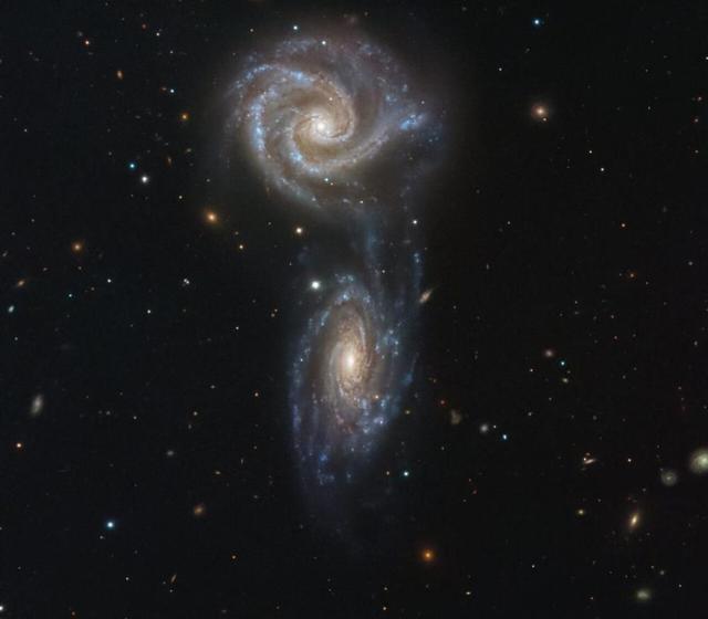谁在背后安排了宇宙的一切?杨振宁:有造物者,宇宙不是偶然的