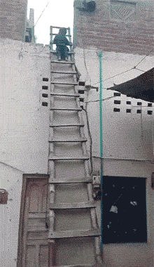 24小时的爱|一所技校很乱，可以乱到什么程度？上课、下课都不把老师当老师