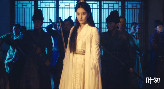 徐骁|上映8天票房524万,这部以“香艳”为卖点的网络电影,被骂了