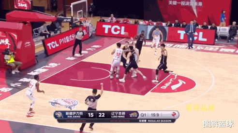 辽宁男篮|辽宁小将不给张镇麟传球惹怒杨鸣，随后的举动更是气得蒋兴权怒骂