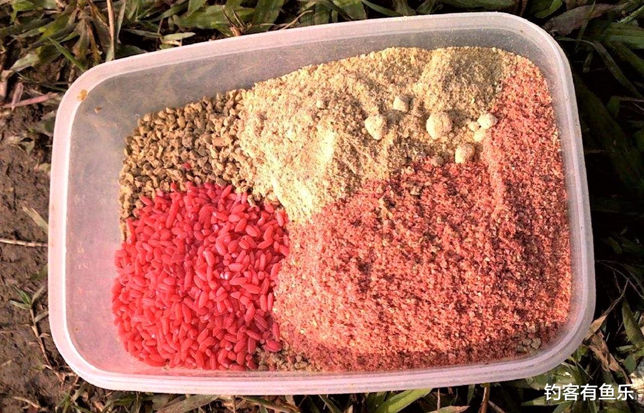 饵料|冬天钓鱼打窝有技巧，窝没打好，就变成喂鱼