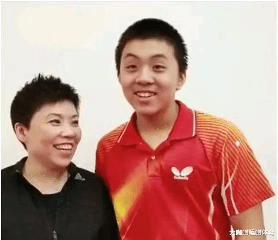 邓亚萍|恭喜！邓亚萍儿子勇夺男单冠军，技术精湛打法凶狠，国乒后继有人