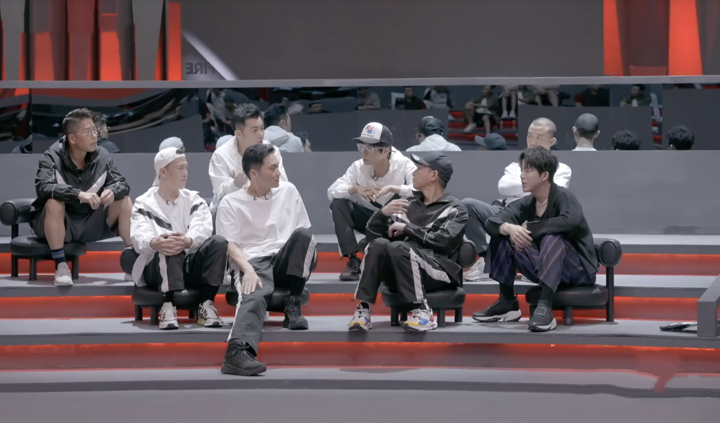 披荆斩棘的哥哥|《披荆斩棘的哥哥》淘汰结果告诉我们：实力不重要，站队才是关键