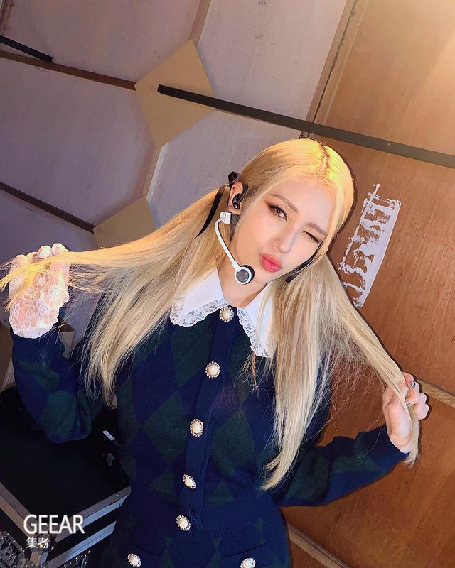 Geear集者|一样的金发，一样的格纹套装，全昭弥与Rosé撞衫惹来争议？