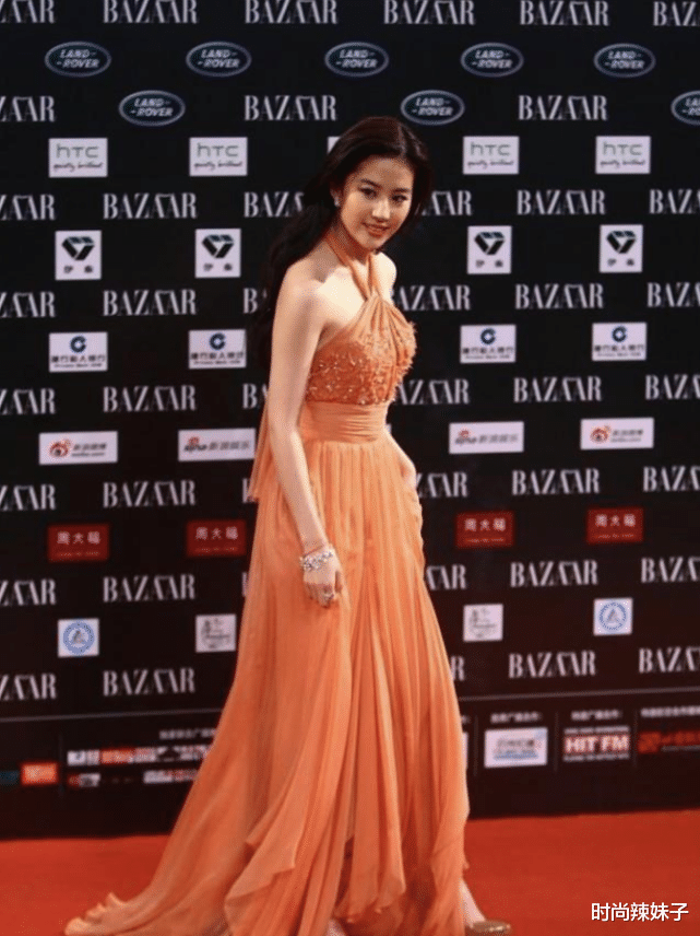 刘亦菲|刘亦菲的“多肉身材”要火了，活动被抓拍，这才是直男最爱