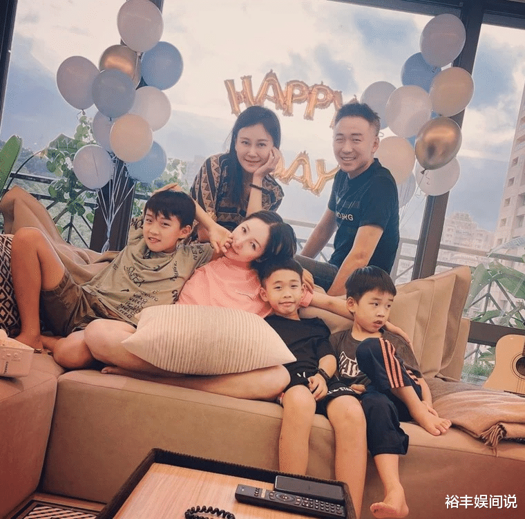 萧亚轩|萧亚轩再次入院接受手术，自曝与黄皓真实感情状态，双方协议曝光