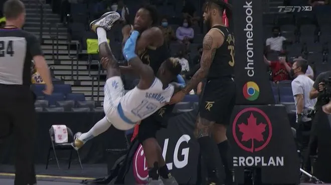 湖人隊|都回來了！7人得分上雙，小加索爾4蓋帽，殘陣湖人大勝猛龍！