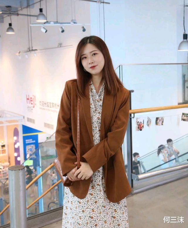 何三沫|小个子女生想要穿出高级感,并不是一味地扮嫩,优雅穿搭就很好看