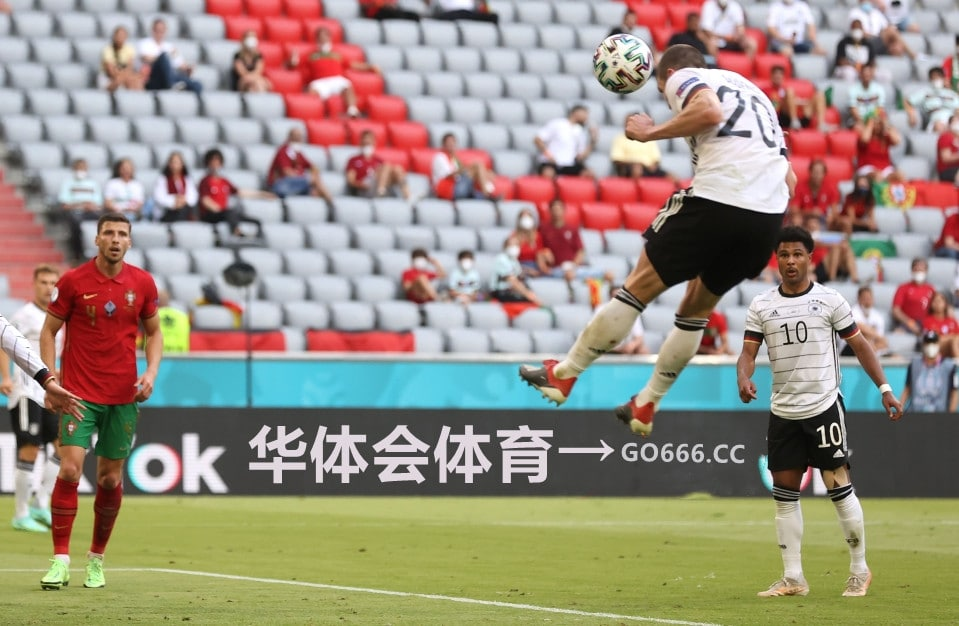 曼联—收购纽卡斯尔的前景：1月和明年夏天的八个现实的转会目标