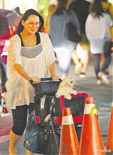 伊能静|把自己当成公主一样爱惜，53岁的伊能静，活成了女孩们羡慕的样子