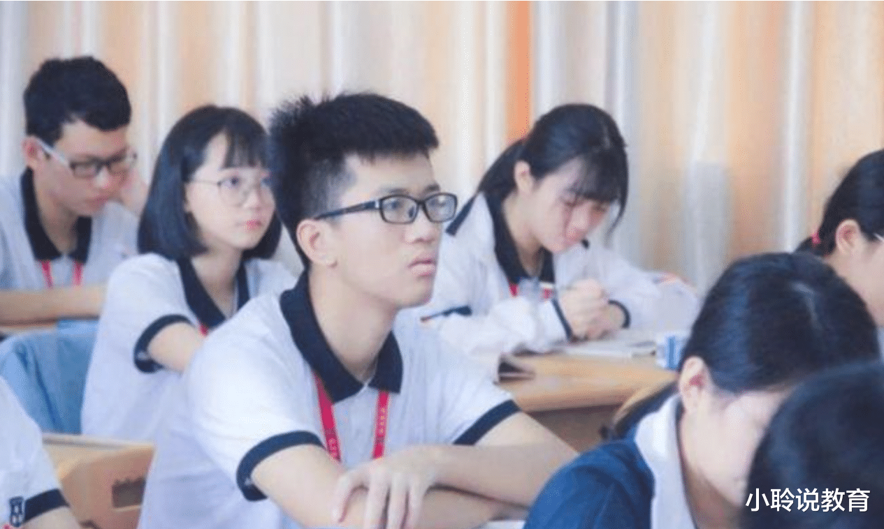 娱乐圈|女明星考上编制，凭一己之力成功解约，成为娱乐圈“最强公务员”