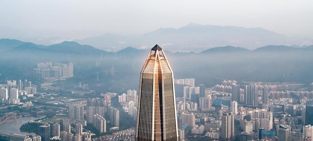 梵恩诗伊宁哥|房企负债率超过80%，个人房贷36万亿，楼市赚的钱去哪里了？