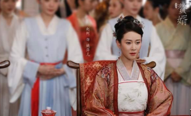 章子怡|《赘婿》最美丈母娘，穿深V裙走红毯秀身材，或一运动造就了她