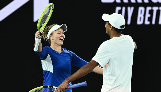 澳网|澳网第3项冠军出炉！卫冕冠军2：0击败大黑马登顶，成功实现3连冠