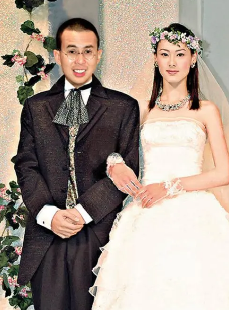 梁洛施|33岁梁洛施颜值回春，疑现身李泽楷豪宅过元旦，有望实现豪门梦