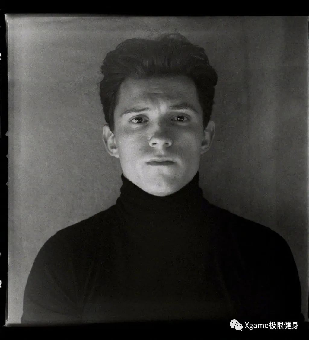 |小鲜肉在节目中泡澡，白斩鸡身材引争议，网友：幻想破灭了