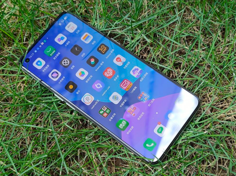 realme|双曲面屏+120Hz高刷,65W闪充旗舰价格松动,跌至2499元