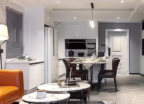 冰箱应该往哪放?居然还有人塞在玄关!