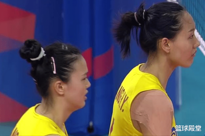 郎平|郎平场边急哭，谁注意球场发生什么？三数据完败，全队慢热，头疼