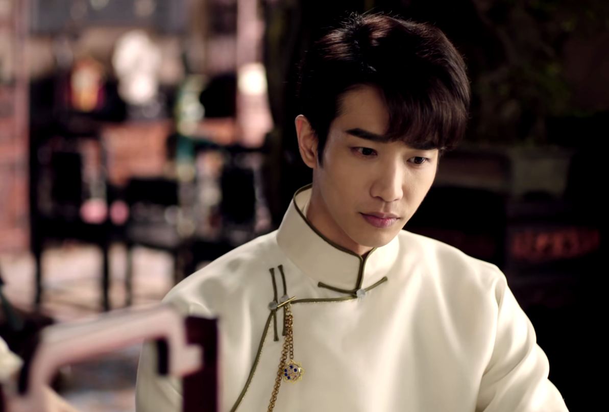 十二谭|《十二谭》原著：单纯阿弯因爱下场凄惨，为司令挡炮弹惨死留遗言