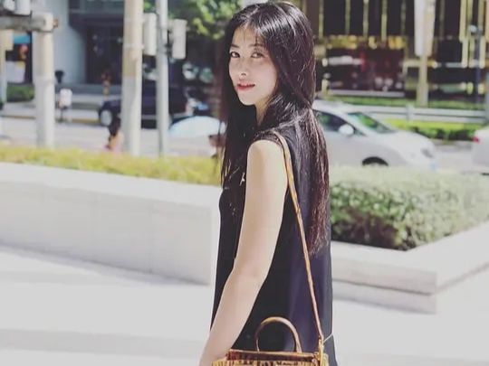 朱珠|“女神”朱珠提名华鼎奖，产后依然风情万种，复古造型再现蓝心洁