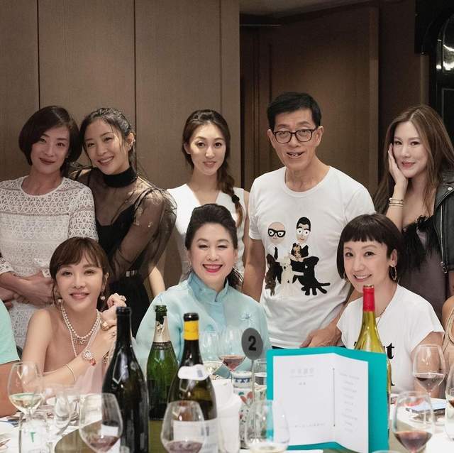 李念|36岁李念开游艇派对，富贵名媛圈曝光，与大14岁富商老公婚姻成谜