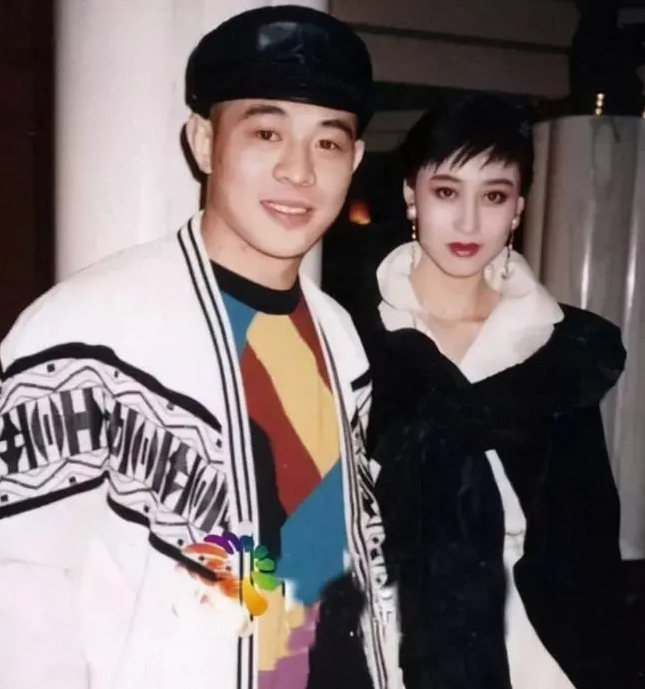 许亚军|李连杰的“负心”与“痴情”，不婚不恋的大女儿，让他自食恶果