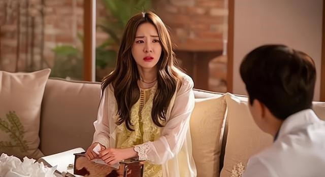 姚宇|结婚当日，新娘和男闺蜜“难舍难分”，被新郎强拽出婚车：我退出