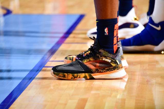 科怀·伦纳德|NBA球员上脚：伦纳德二代曝光，欧文上脚配色不一般