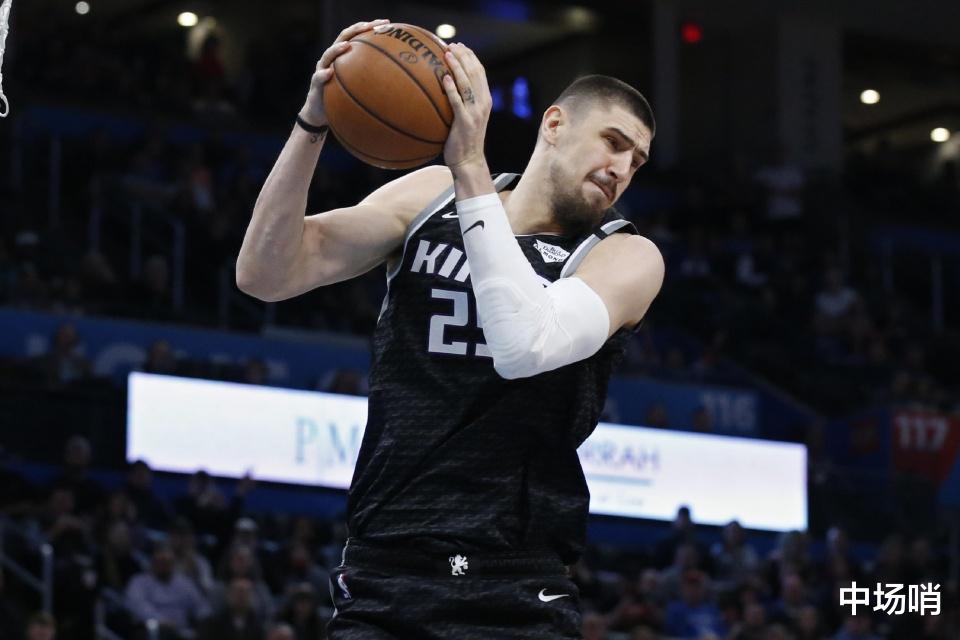 忻府 雅虎评自由市场10大最糟合同：保罗德罗赞在列，马刺2人上榜