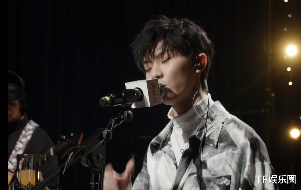 |学业翻车后，马嘉祺唱功又被嘲：唱歌没感情还跑调，粉丝也在批评