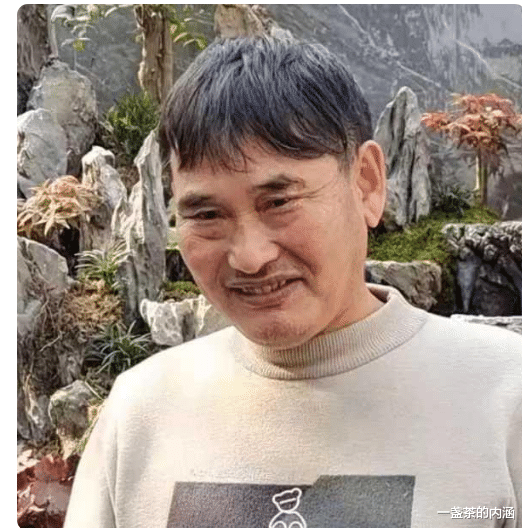 陈亚男|大衣嫂怒斥“经纪人”深秋：再胡说撕你嘴，不是你，我儿离不了婚