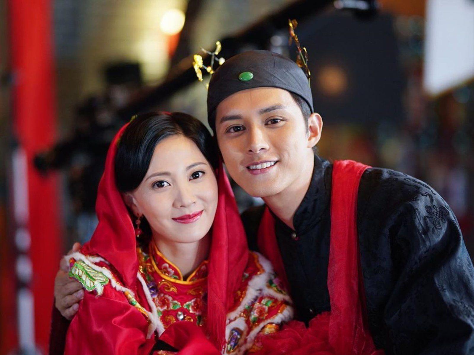 朱晨丽|朱晨丽夜店狂欢大晒美腿 富二代才俊重重包围