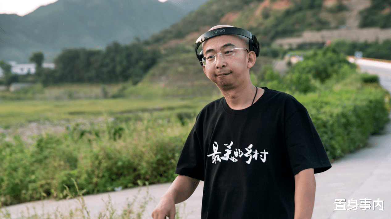 巨兴茂|影视圈的逆袭典范：这5位样貌独特的演员，娶了娇妻挣到大钱