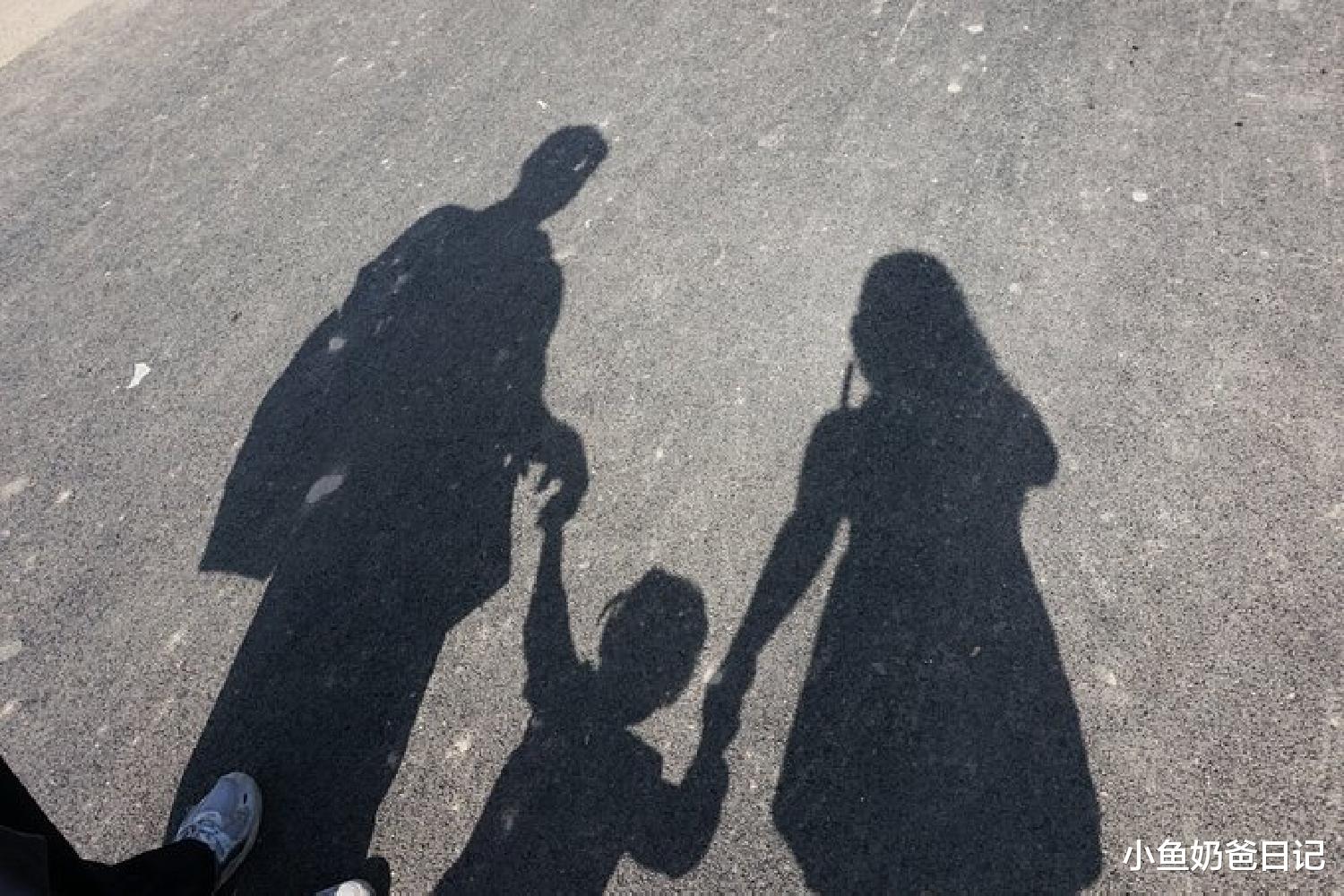 小鱼奶爸日记|爸妈必看神剧《养育者》:带娃这件事,原来全世界的爸妈都一样