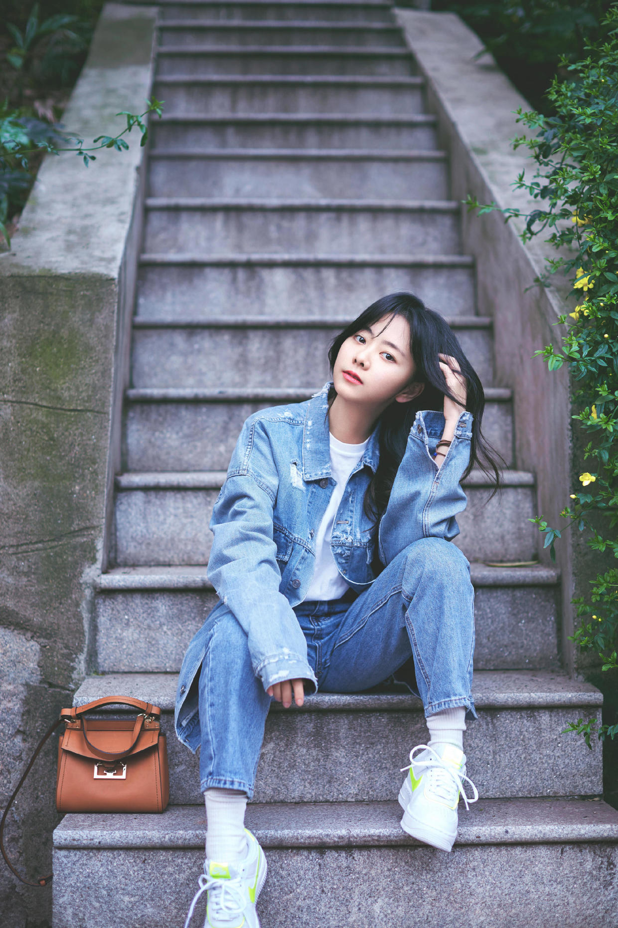 美国队|小个子谭松韵气场全开，西装套装打造霸气一面，职场风造型更利落