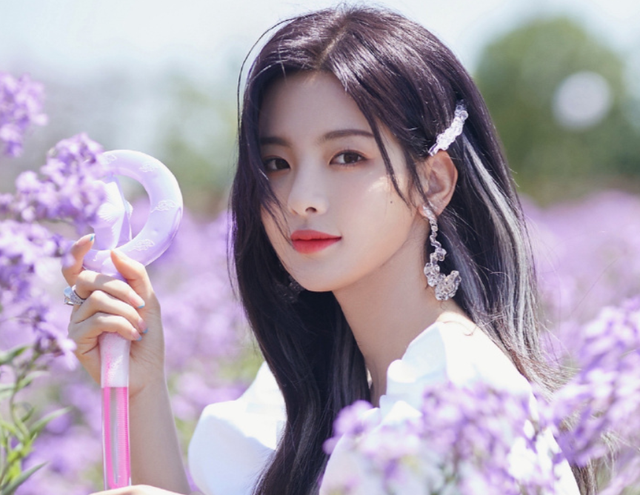 杨超越|你还在吐槽杨超越的唱跳能力吗？她的音乐资源要比实力歌手还好