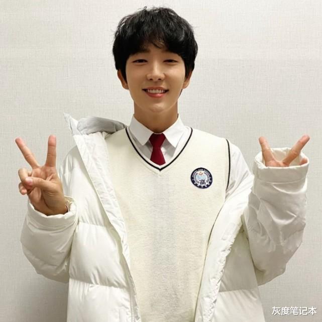 李准基|39岁“花美男”李准基拍新剧，逆龄高中生造型帅气十足