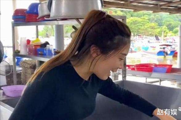 孙怡|卖鱼版“王祖贤”：已婚还是2个娃的妈，宰鱼切片一把好手