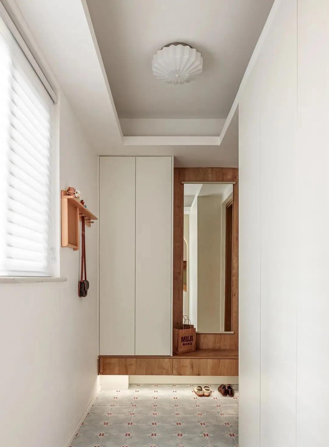 看了这套房子改造前后的对比图后,我太佩服设计师了,丑屋变雅居