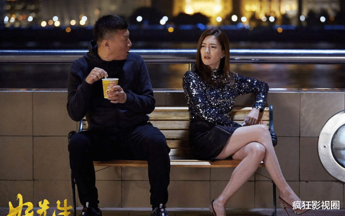 周迅|三金影后“周一条”：10任前男友，卖唱被打掉门牙，穿地摊货领奖