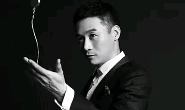 金刚|他带黄渤出道，跟段奕宏是同学，44岁却负债近400万，成为失信人