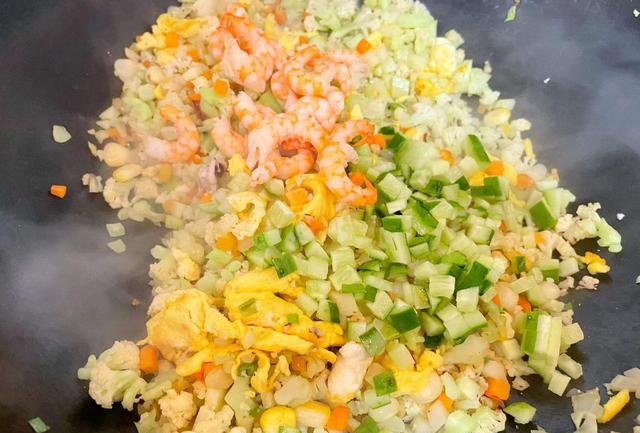 运动 无米、低脂、营养、美味,减肥期间也能吃饱的炒饭,一定不能错过