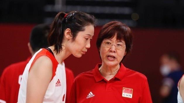 小陈有说 前后矛盾！郎平再谈中国女排奥运失利，5个字理由太牵强难自圆其说